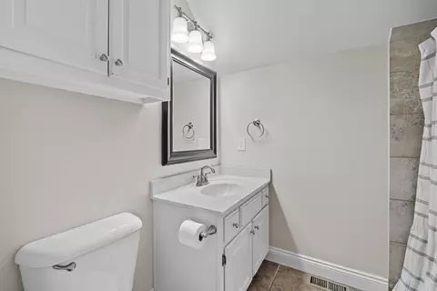Bath - 306 Oak View Dr, Cabot, AR 72023 photo 3 of 5