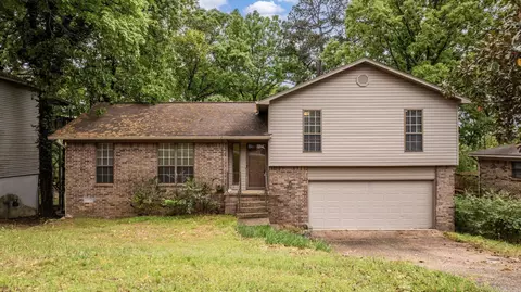 12601 Pleasant Forest Dr, Little Rock, AR 72212