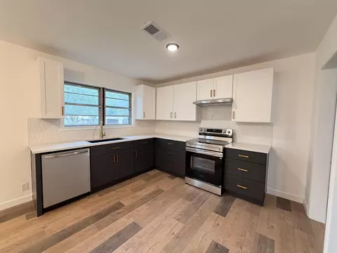 Kitchen - 304 N Pecan St, Beebe, AR 72012 photo 2 of 4
