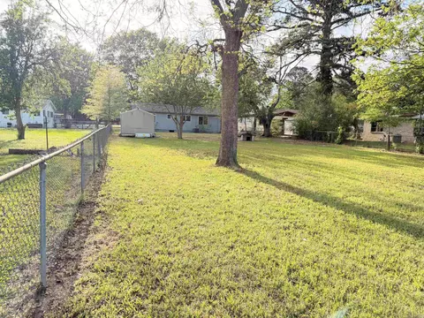 Exterior - 304 N Pecan St, Beebe, AR 72012 photo 9 of 11