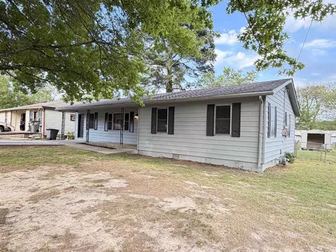 Exterior - 304 N Pecan St, Beebe, AR 72012 photo 4 of 11