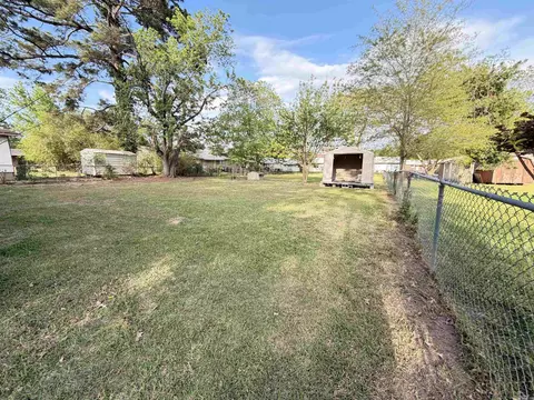 Exterior - 304 N Pecan St, Beebe, AR 72012 photo 8 of 11