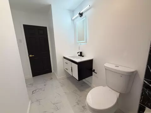 Bath - 304 N Pecan St, Beebe, AR 72012 photo 6 of 8