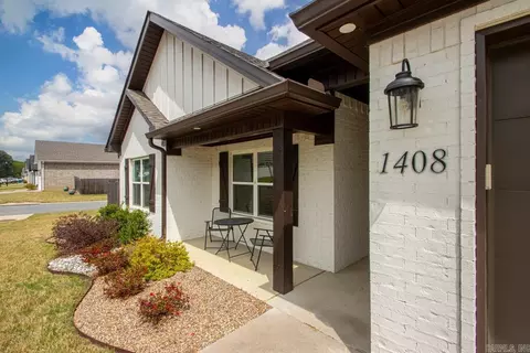 Exterior - 1408 Woolridge Dr, Benton, AR 72019 photo 3 of 6