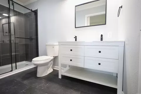 Bath - 612 Circle Dr, Trumann, AR 72472 photo 1 of 11