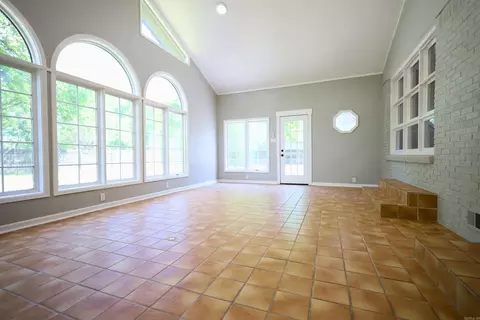 Living - 612 Circle Dr, Trumann, AR 72472 photo 8 of 9