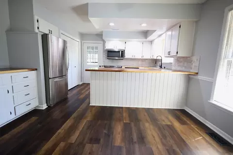 Kitchen - 612 Circle Dr, Trumann, AR 72472 photo 2 of 3