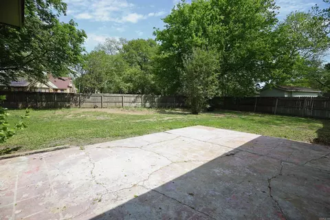 Exterior - 612 Circle Dr, Trumann, AR 72472 photo 4 of 12
