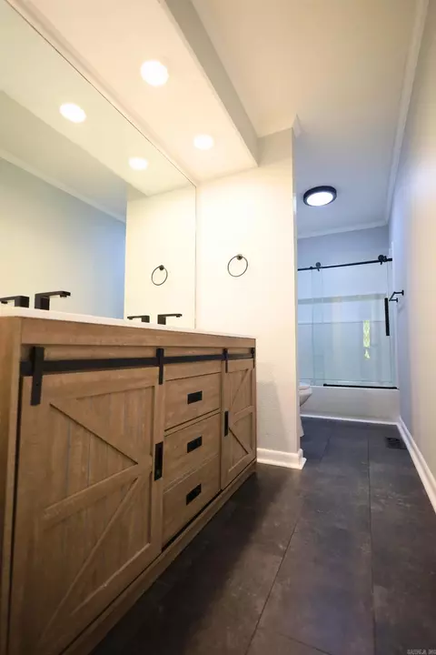 Bath - 612 Circle Dr, Trumann, AR 72472 photo 11 of 11