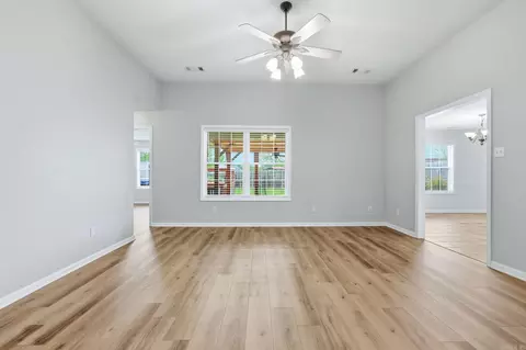 Living - 2106 Duane Dr, Beebe, AR 72012 photo 2 of 3