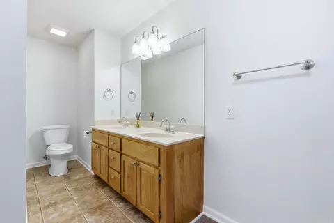 Bath - 2106 Duane Dr, Beebe, AR 72012 photo 3 of 5