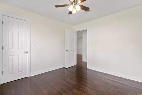 Bedroom - 718 Baker St, Malvern, AR 72104 photo 3 of 4