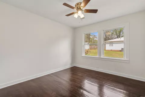 Bedroom - 718 Baker St, Malvern, AR 72104 photo 2 of 4