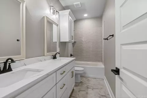 Bath - 5157 Peace Ln, Alexander, AR 72002 photo 1 of 4