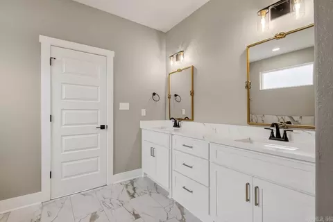 Bath - 5157 Peace Ln, Alexander, AR 72002 photo 3 of 4