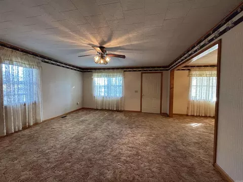 Living - 310 Elm St, Walnut Ridge, AR 72476 photo 1 of 2