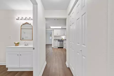Entry Way - 823 Cherry Ln, Malvern, AR 72104 photo 1 of 3