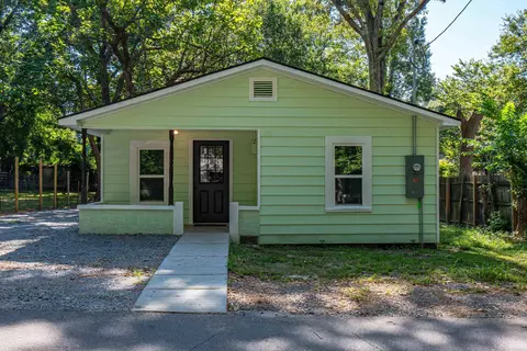 Exterior - 823 Cherry Ln, Malvern, AR 72104 photo 7 of 9