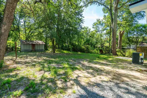 Exterior - 823 Cherry Ln, Malvern, AR 72104 photo 4 of 9