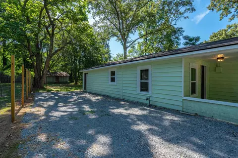 Exterior - 823 Cherry Ln, Malvern, AR 72104 photo 6 of 9