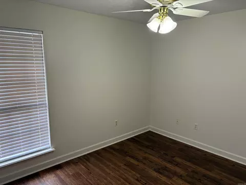 Bedroom - 4520 Oregon Trl, Conway, AR 72034 photo 2 of 3