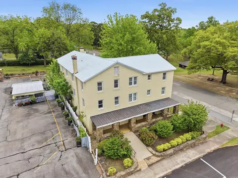 122 E Main St #D, Heber Springs, AR 72543