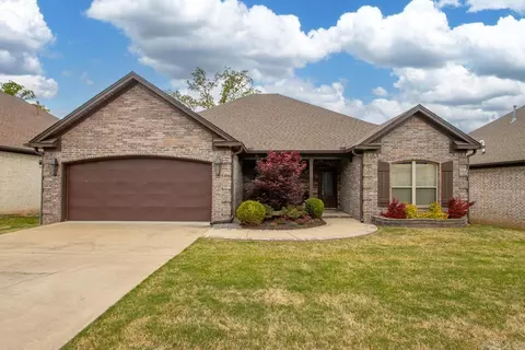 9216 Meadow Gardens Cir, Sherwood, AR 72120