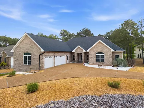 2 Alteza Dr, Hot Springs Village, AR 71909