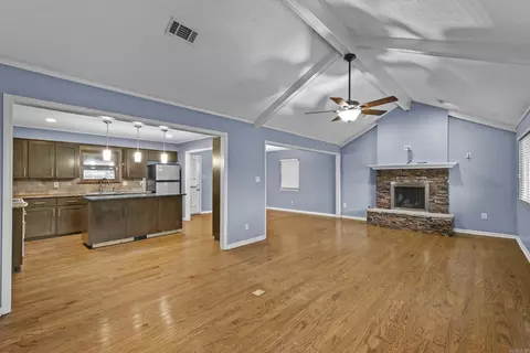 Living - 1 Devon Ln, Jacksonville, AR 72076 photo 5 of 6