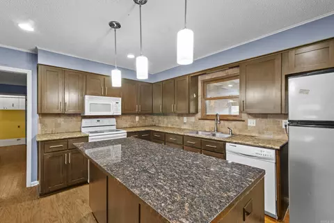 Kitchen - 1 Devon Ln, Jacksonville, AR 72076 photo 2 of 3