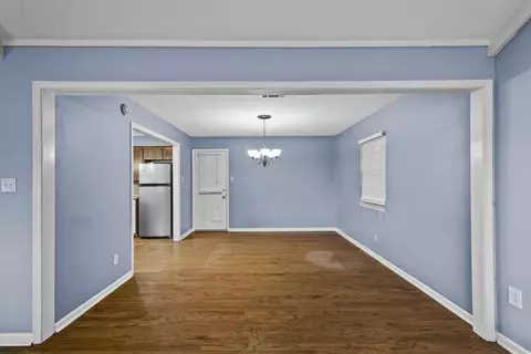 Living - 1 Devon Ln, Jacksonville, AR 72076 photo 2 of 6