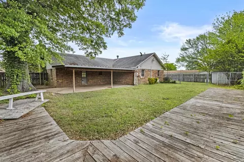 Exterior - 1 Devon Ln, Jacksonville, AR 72076 photo 5 of 7