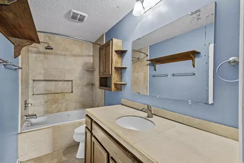 Bath - 1 Devon Ln, Jacksonville, AR 72076 photo 1 of 4