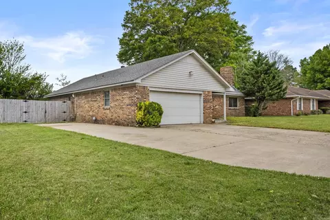 Exterior - 1 Devon Ln, Jacksonville, AR 72076 photo 2 of 7