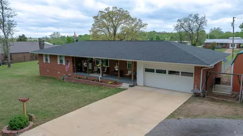 140 N Spring St, Melbourne, AR 72556