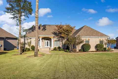 5912 Riviera Dr, Benton, AR 72019