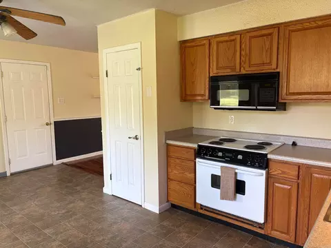 Kitchen - 2304 Broadview, Conway, AR 72034 photo 4 of 4