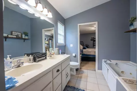 Bath - 414 Carpenter Rd, Thayer, MO 65791 photo 3 of 6