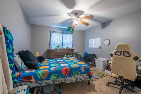 Bedroom - 414 Carpenter Rd, Thayer, MO 65791 photo 1 of 9