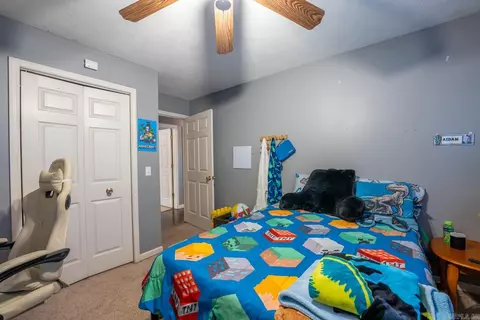 Bedroom - 414 Carpenter Rd, Thayer, MO 65791 photo 2 of 9