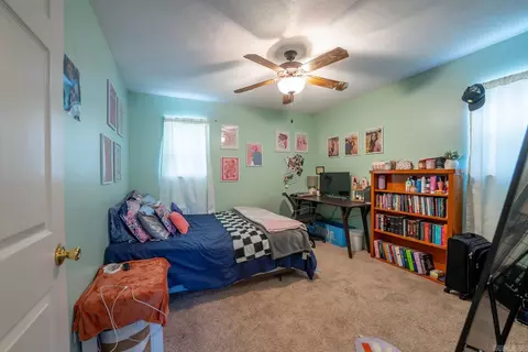 Bedroom - 414 Carpenter Rd, Thayer, MO 65791 photo 7 of 9