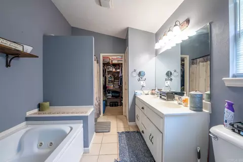 Bath - 414 Carpenter Rd, Thayer, MO 65791 photo 1 of 6