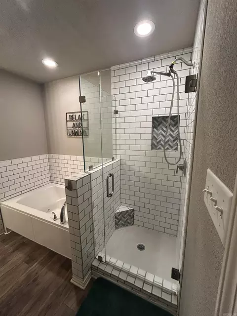 Bath - 6300 Lena Dr, Alexander, AR 72002 photo 4 of 5