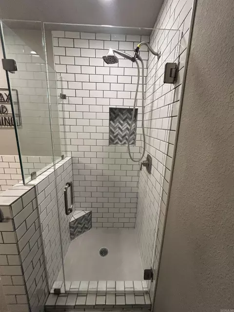 Bath - 6300 Lena Dr, Alexander, AR 72002 photo 3 of 5