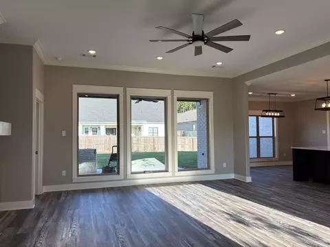 Living - 1850 Pecan Creek Dr, Conway, AR 72034 photo 1 of 3