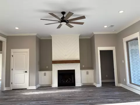 Living - 1850 Pecan Creek Dr, Conway, AR 72034 photo 2 of 3