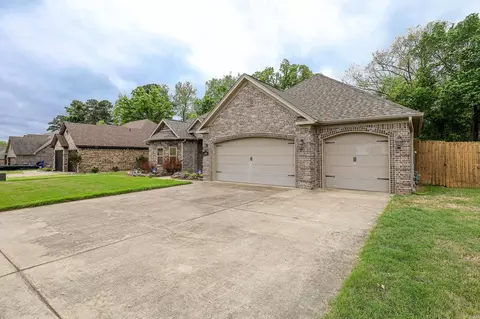 Exterior - 6009 Hardin Dr, Bryant, AR 72022 photo 3 of 9