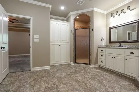 Bath - 6009 Hardin Dr, Bryant, AR 72022 photo 3 of 4