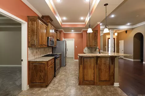 Entry Way - 6009 Hardin Dr, Bryant, AR 72022 photo 4 of 5