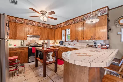 Kitchen - 9 Hensley Dr, Damascus, AR 72039 photo 1 of 3